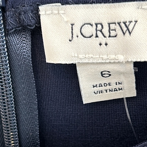 J. CREW NWT Navy Ponte Dress size 6 back zip
Short sleeves - Picture 4 of 6